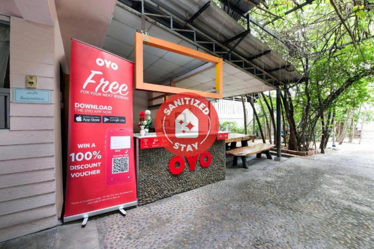 Oyo 276 The Resort Chonburi Exterior photo