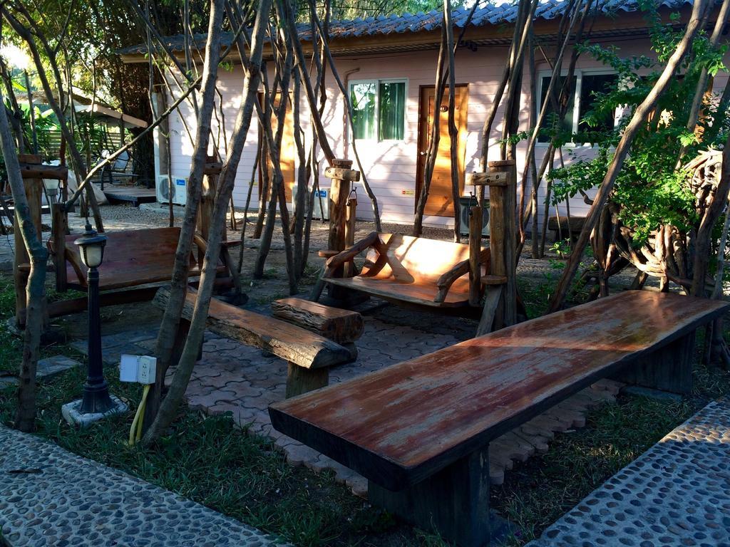 Oyo 276 The Resort Chonburi Exterior photo