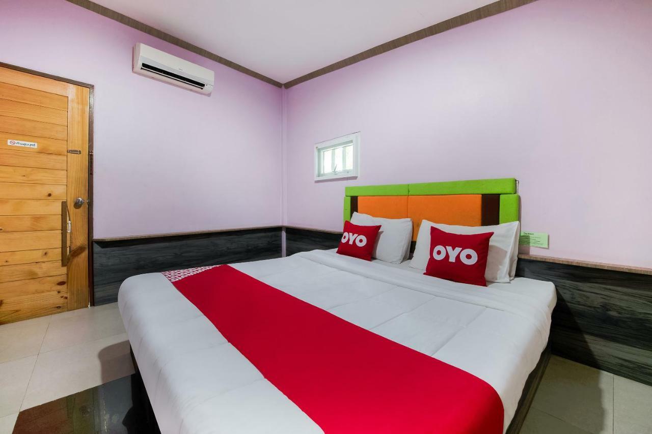 Oyo 276 The Resort Chonburi Exterior photo