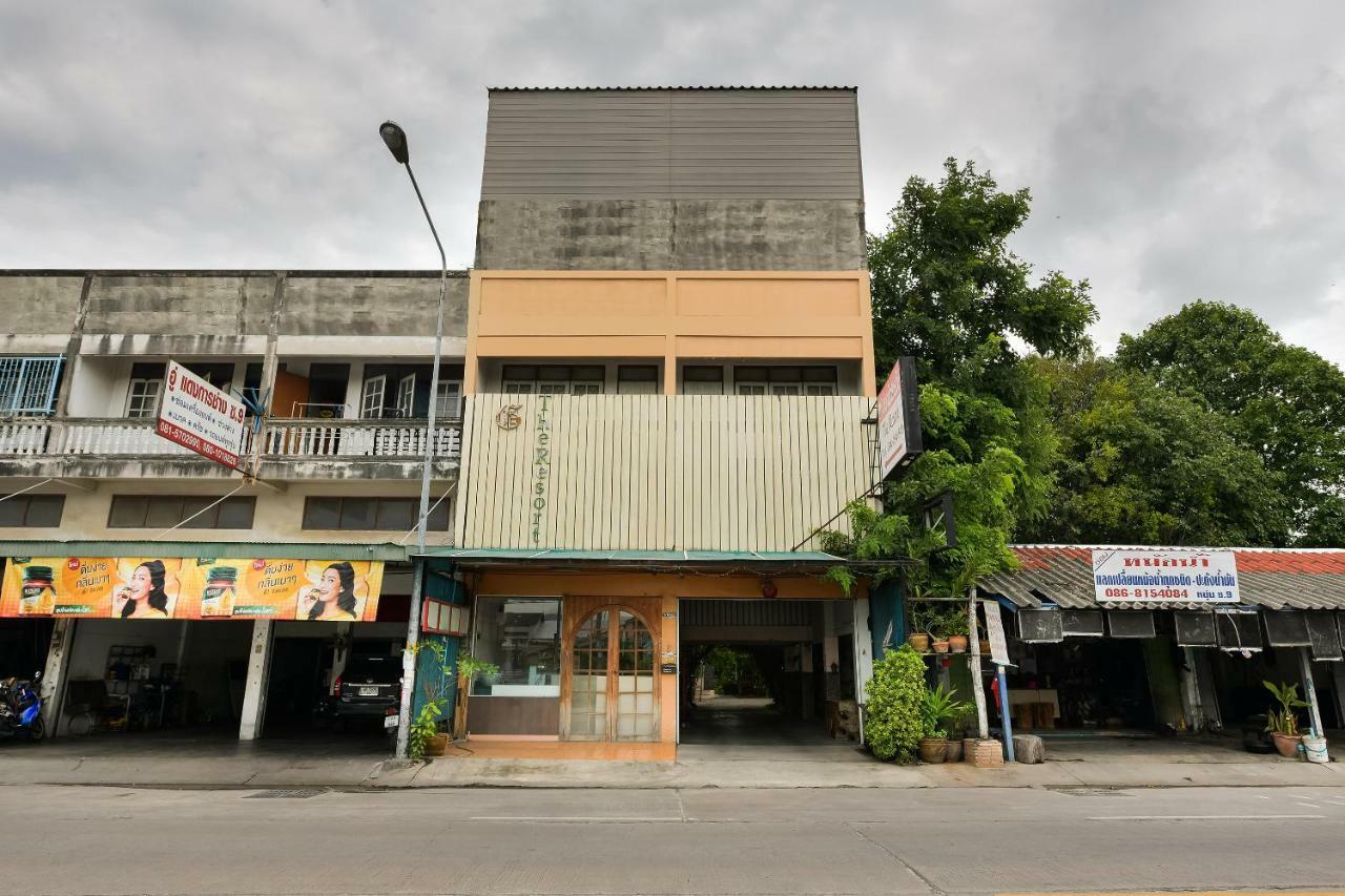 Oyo 276 The Resort Chonburi Exterior photo