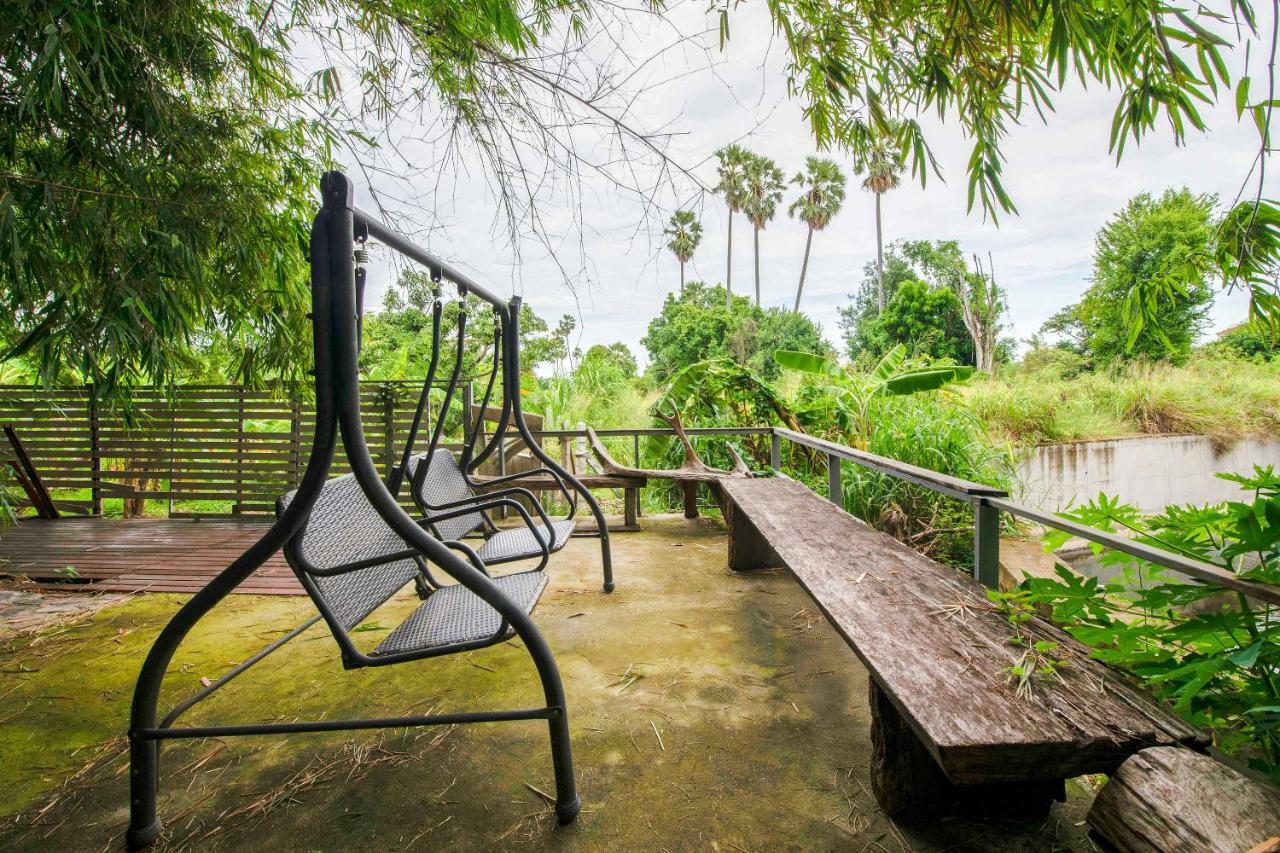 Oyo 276 The Resort Chonburi Exterior photo