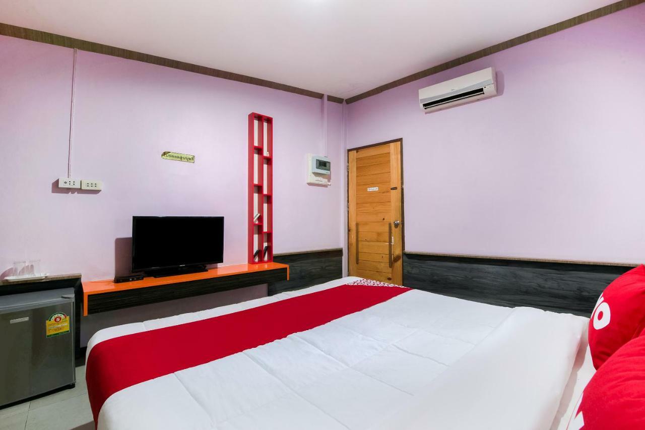 Oyo 276 The Resort Chonburi Exterior photo