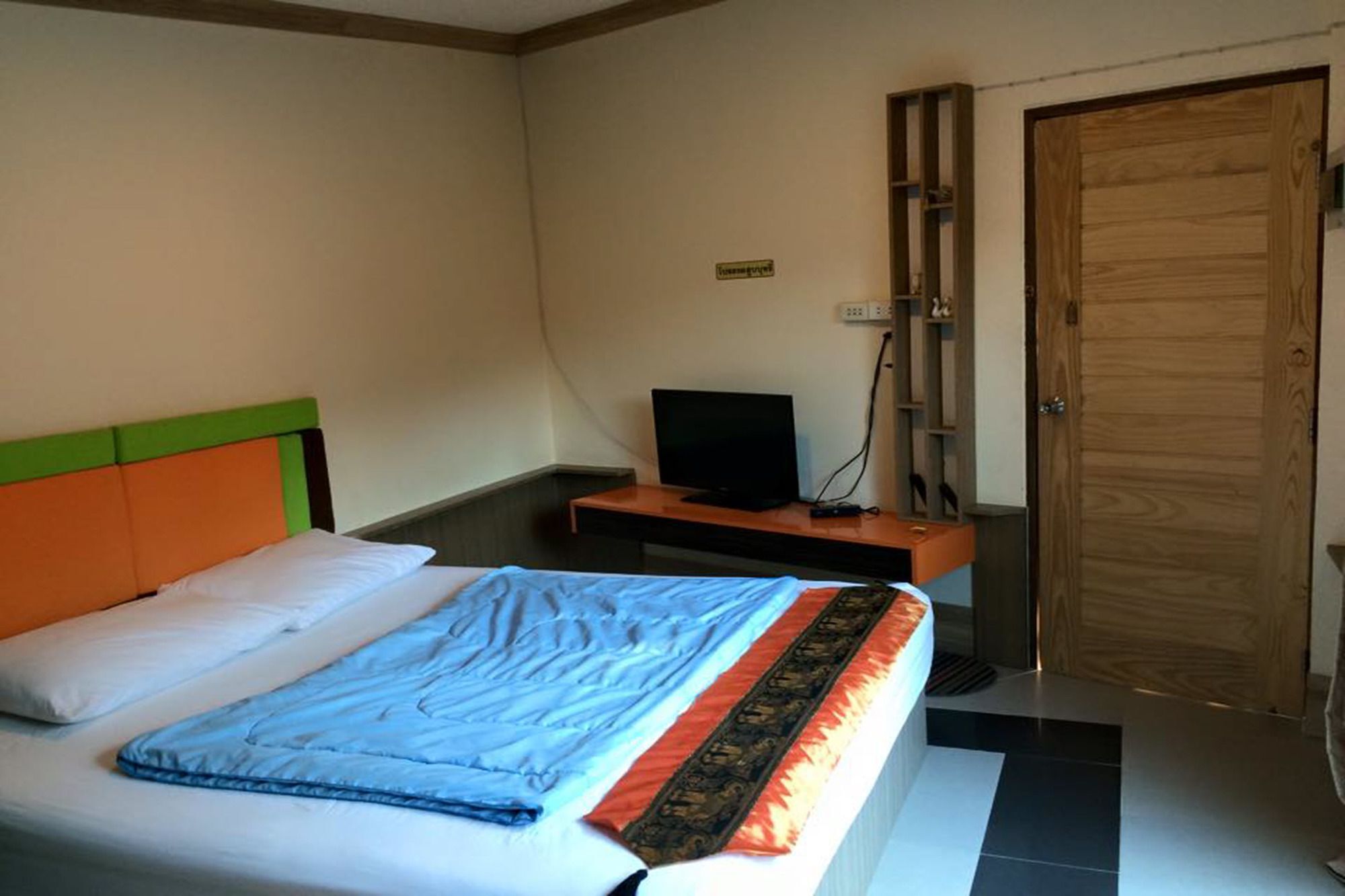 Oyo 276 The Resort Chonburi Exterior photo
