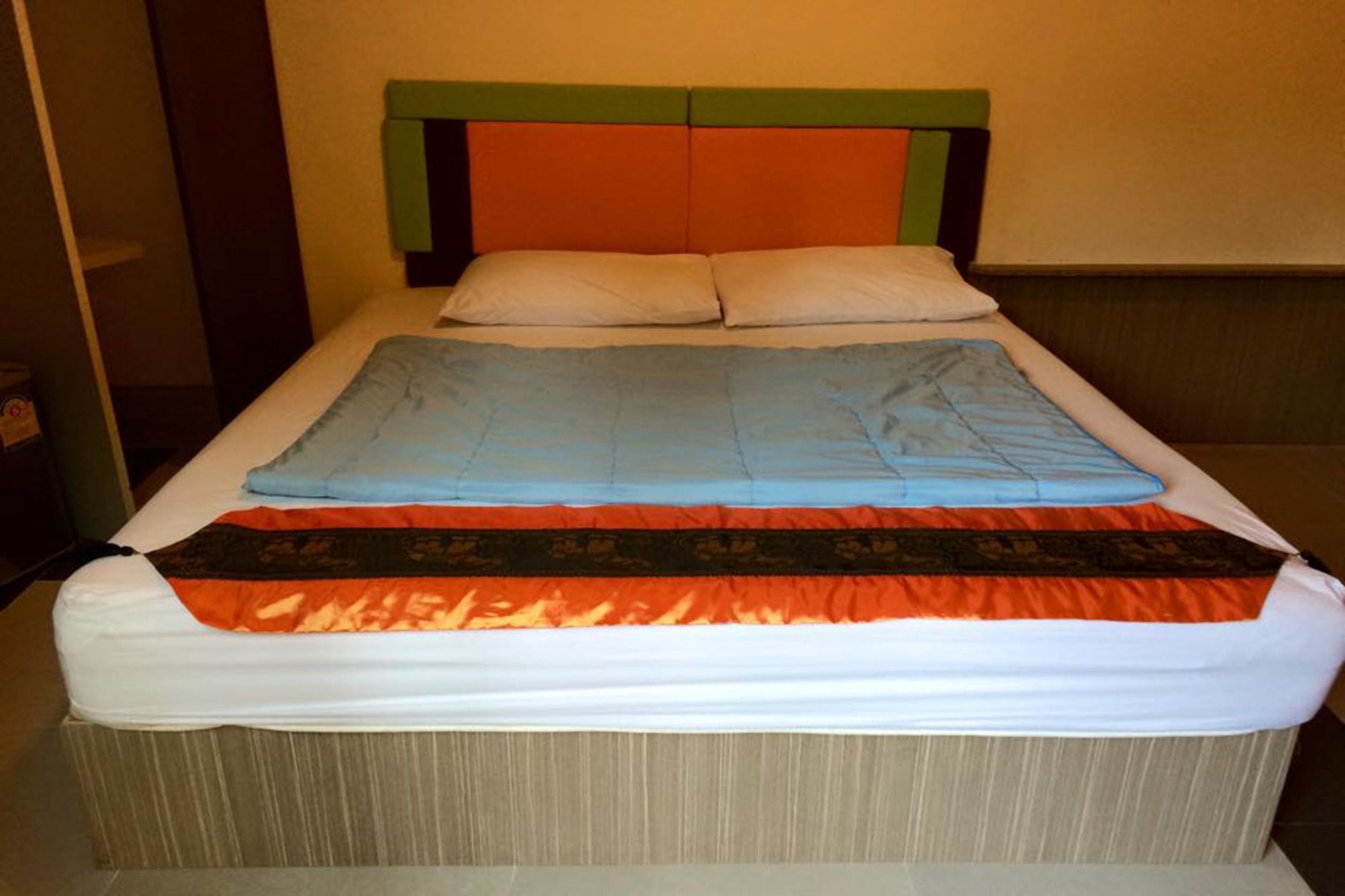 Oyo 276 The Resort Chonburi Exterior photo